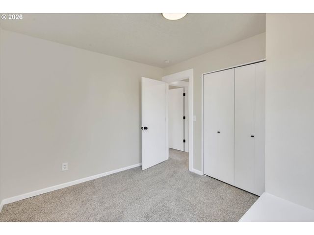 2617 Se CESAR E CHAVEZ Blvd, Portland, OR 97202