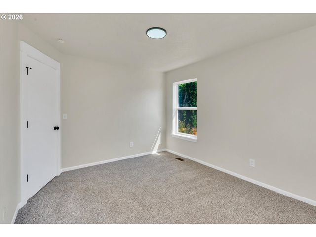 2617 Se CESAR E CHAVEZ Blvd, Portland, OR 97202