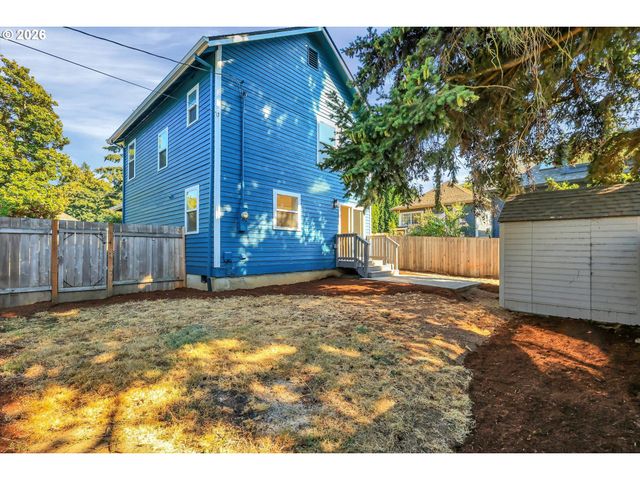 2617 Se CESAR E CHAVEZ Blvd, Portland, OR 97202