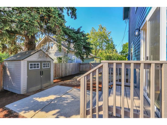 2617 Se CESAR E CHAVEZ Blvd, Portland, OR 97202