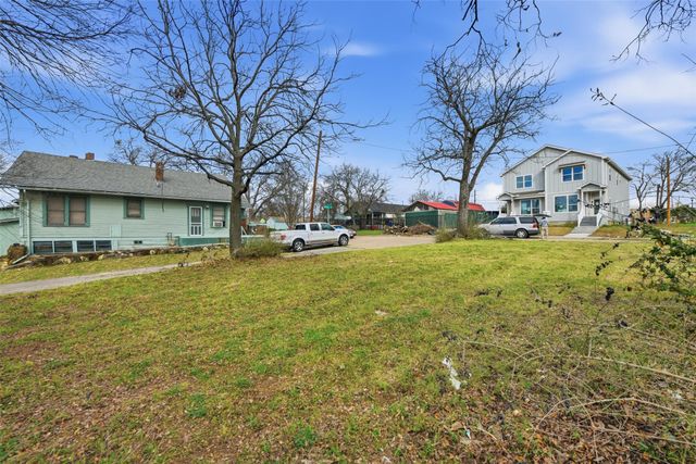 1060 E Oleander Street, Fort Worth, TX 76104