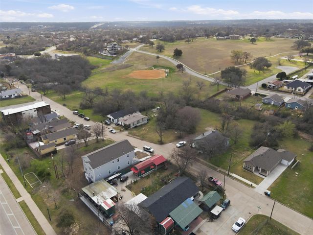 1060 E Oleander Street, Fort Worth, TX 76104