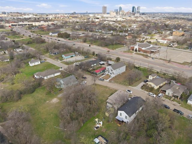 1060 E Oleander Street, Fort Worth, TX 76104