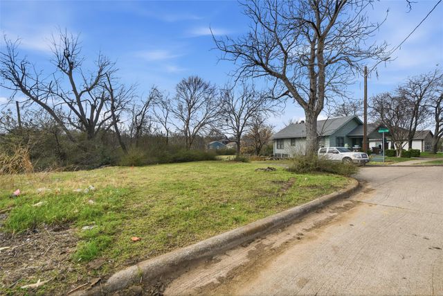 1060 E Oleander Street, Fort Worth, TX 76104