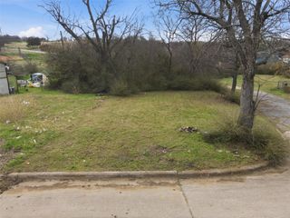 1060 E Oleander Street, Fort Worth, TX 76104