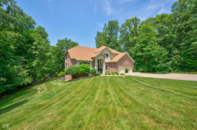 7830 Persimmon Lake Drive, Seymour, IN 47274