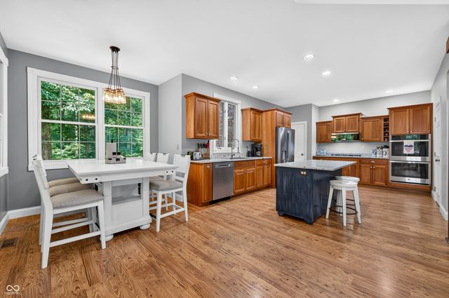 7830 Persimmon Lake Drive, Seymour, IN 47274