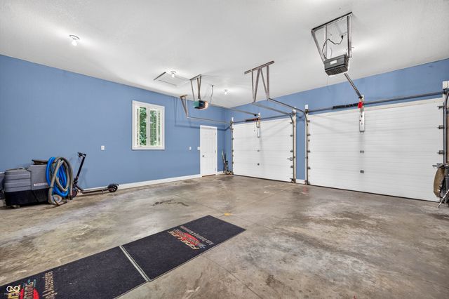 7830 Persimmon Lake Drive, Seymour, IN 47274