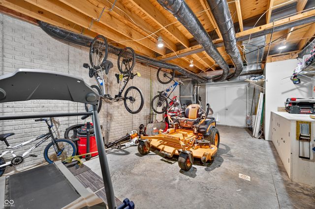 7830 Persimmon Lake Drive, Seymour, IN 47274