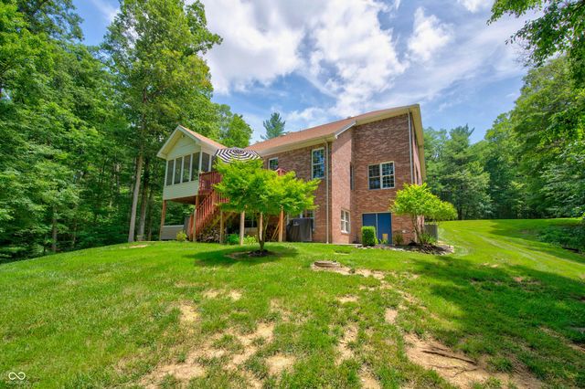 7830 Persimmon Lake Drive, Seymour, IN 47274