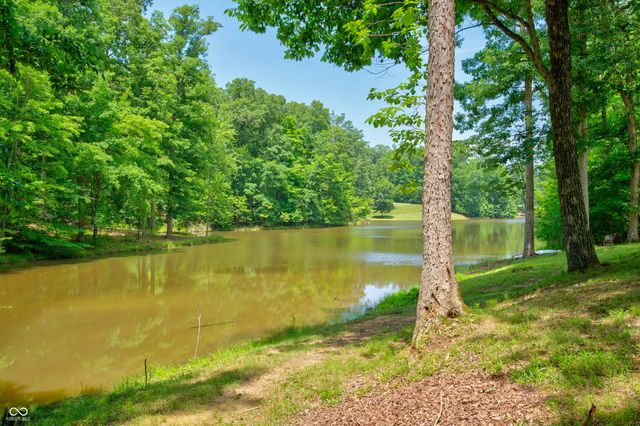 7830 Persimmon Lake Drive, Seymour, IN 47274
