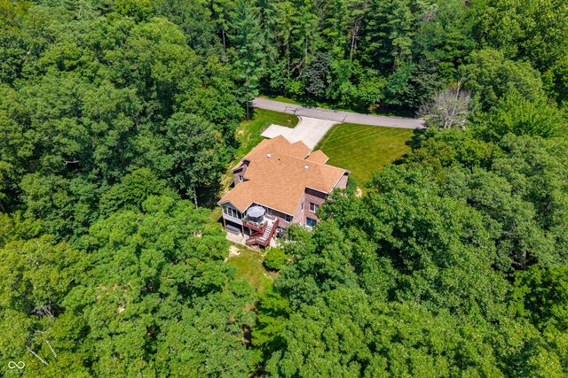 7830 Persimmon Lake Drive, Seymour, IN 47274