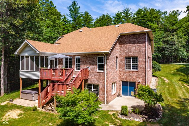 7830 Persimmon Lake Drive, Seymour, IN 47274