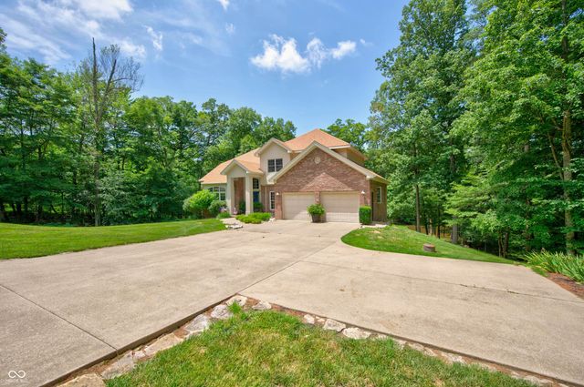 7830 Persimmon Lake Drive, Seymour, IN 47274