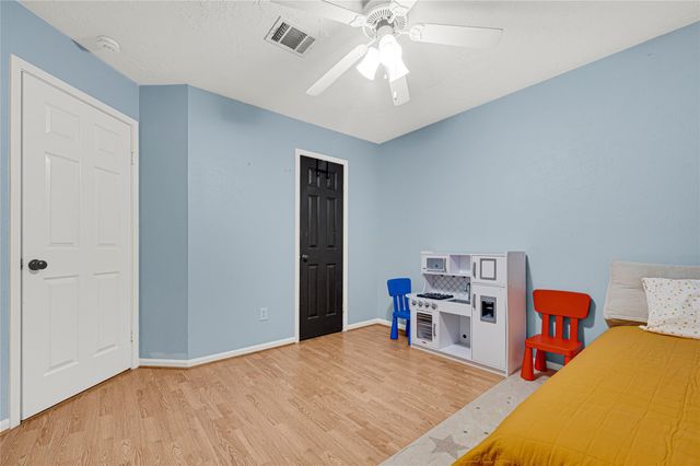 7842 Sunny Ridge Drive, Houston, TX 77095
