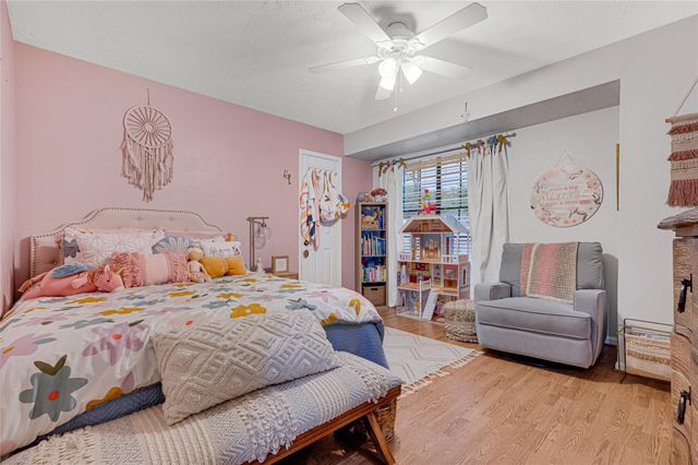 7842 Sunny Ridge Drive, Houston, TX 77095