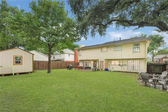 7842 Sunny Ridge Drive, Houston, TX 77095