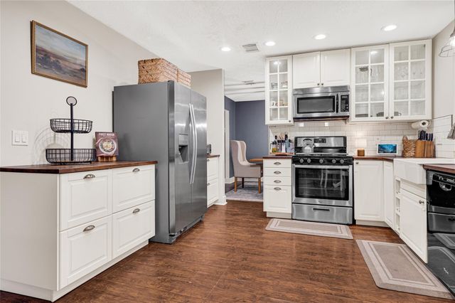 7842 Sunny Ridge Drive, Houston, TX 77095