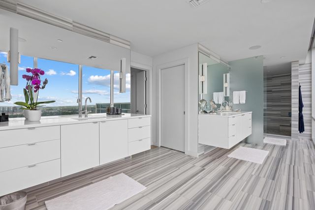 300 Bowie ST PH2, Austin, TX 78703