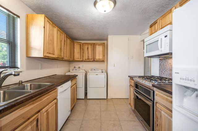 11104 Hume Avenue NE, Albuquerque, NM 87112
