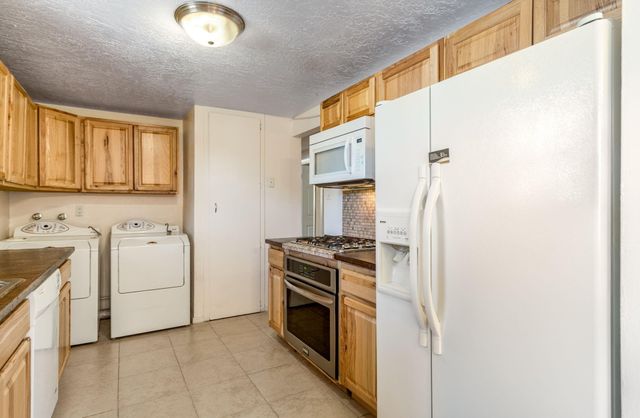 11104 Hume Avenue NE, Albuquerque, NM 87112