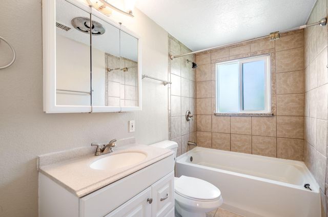 11104 Hume Avenue NE, Albuquerque, NM 87112