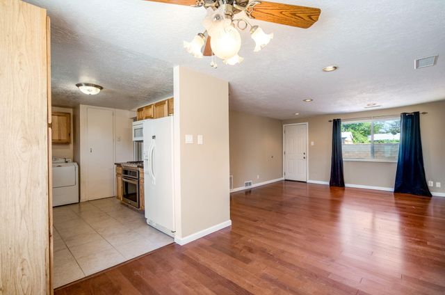 11104 Hume Avenue NE, Albuquerque, NM 87112
