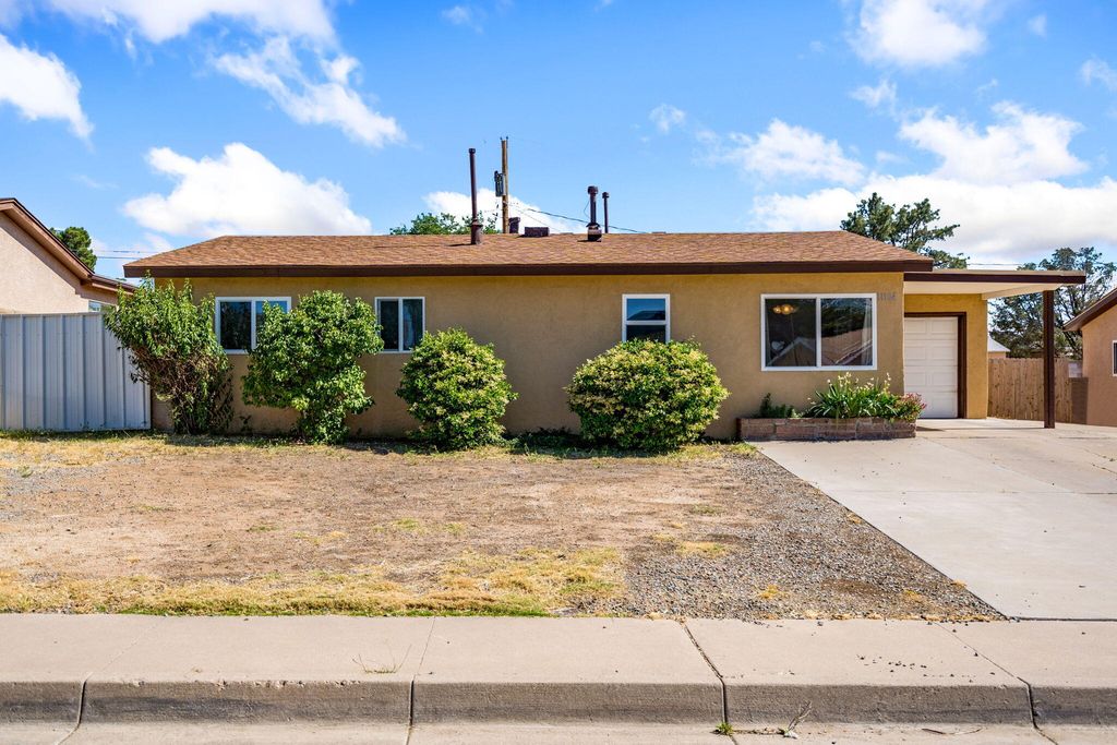 11104 Hume Avenue NE, Albuquerque, NM 87112