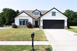 1916 E Tucson Place, Broken Arrow, OK 74011