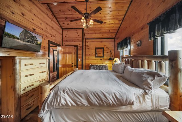 1156 Hemlock Drive, Gatlinburg, TN 37738