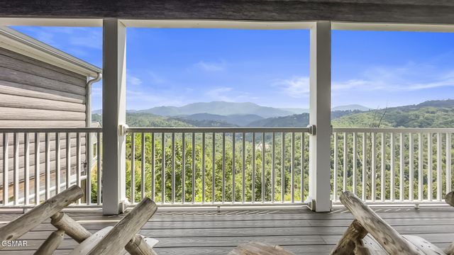1156 Hemlock Drive, Gatlinburg, TN 37738