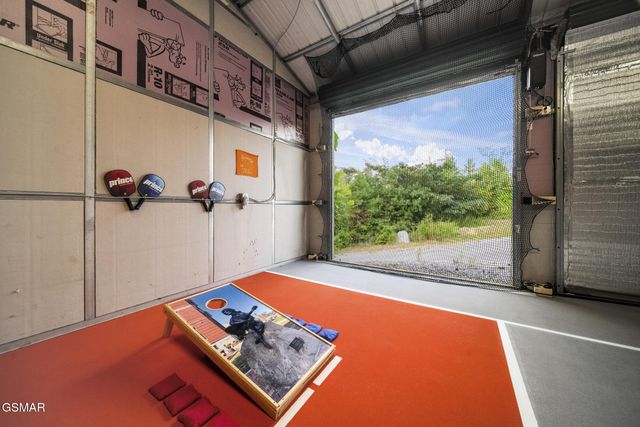 1156 Hemlock Drive, Gatlinburg, TN 37738