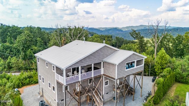 1156 Hemlock Drive, Gatlinburg, TN 37738