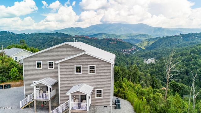 1156 Hemlock Drive, Gatlinburg, TN 37738