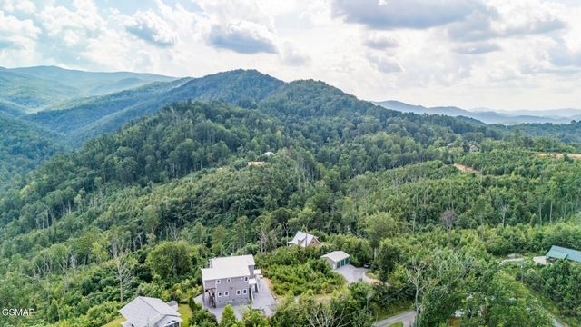 1156 Hemlock Drive, Gatlinburg, TN 37738