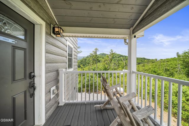 1156 Hemlock Drive, Gatlinburg, TN 37738