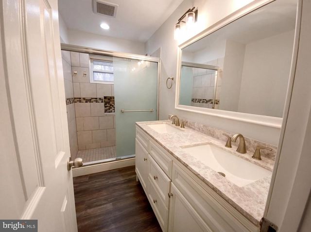 18320 CANDICE DR, Triangle, VA 22172