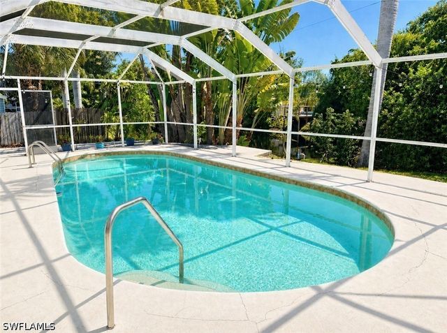 688 W Valley DR, Bonita Springs, FL 34134