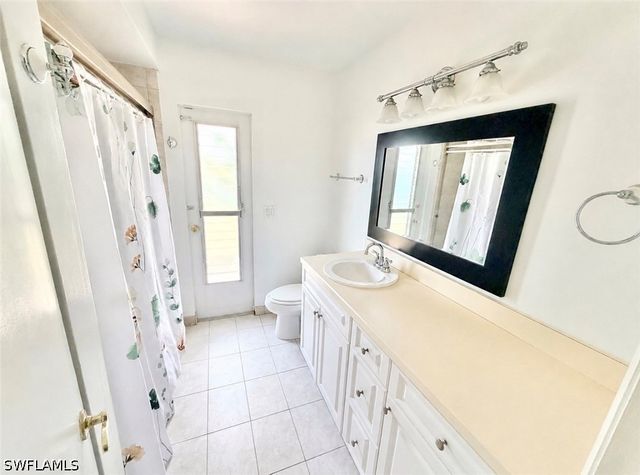 688 W Valley DR, Bonita Springs, FL 34134