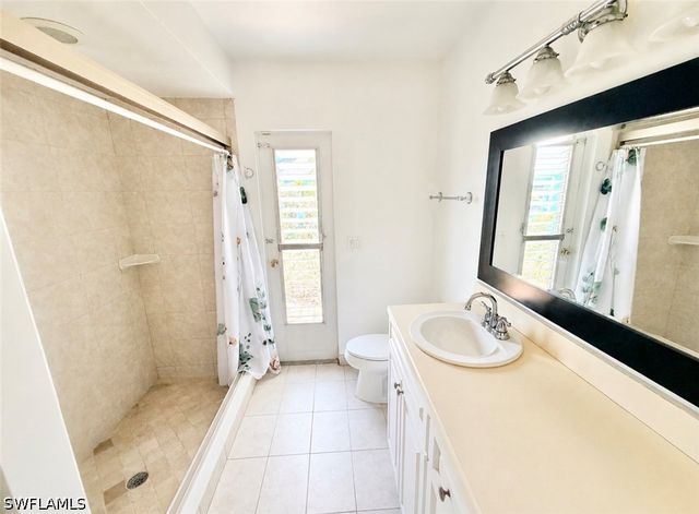 688 W Valley DR, Bonita Springs, FL 34134