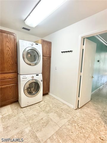 688 W Valley DR, Bonita Springs, FL 34134