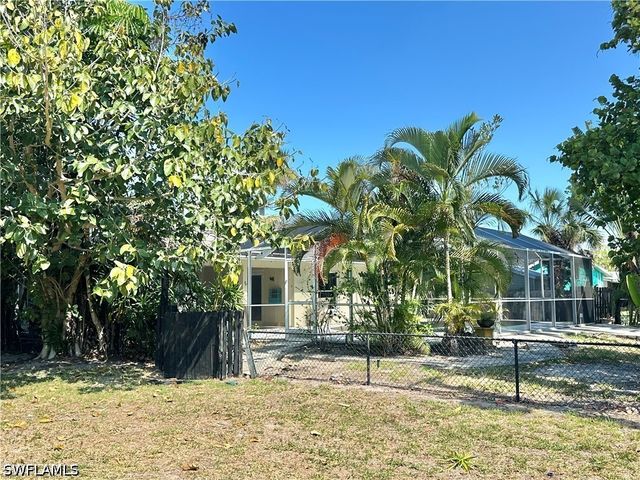 688 W Valley DR, Bonita Springs, FL 34134