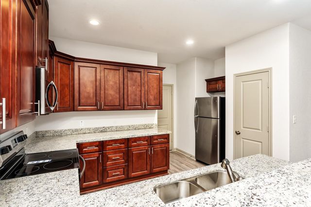 918 Shady Lane A, Conroe, TX 77301