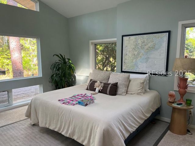 29 Myrtle Court E, Hilton Head Island, SC 29926