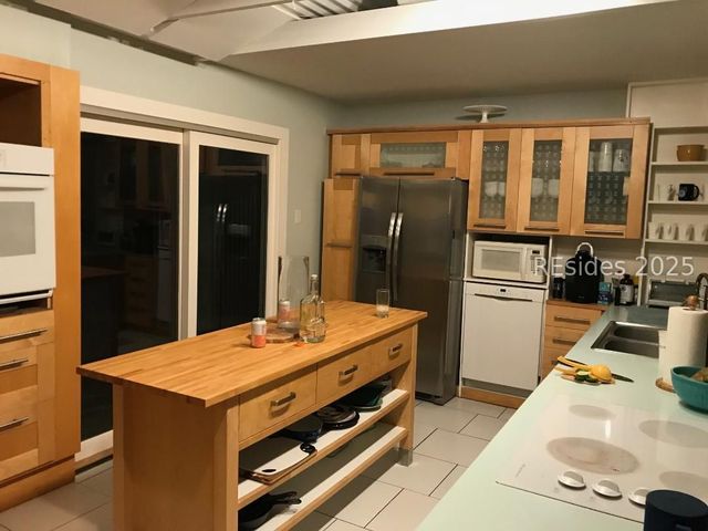 29 Myrtle Court E, Hilton Head Island, SC 29926