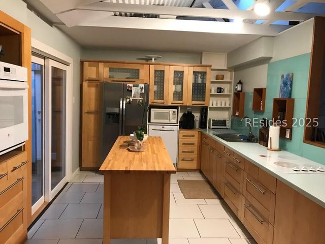 29 Myrtle Court E, Hilton Head Island, SC 29926