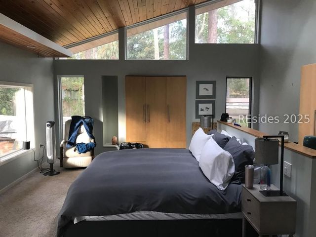 29 Myrtle Court E, Hilton Head Island, SC 29926