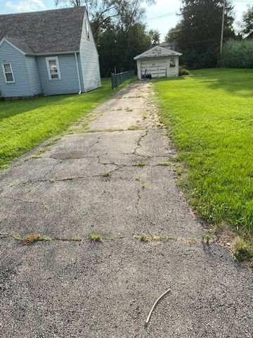 424 N Elmwood Avenue, Wood Dale, IL 60191