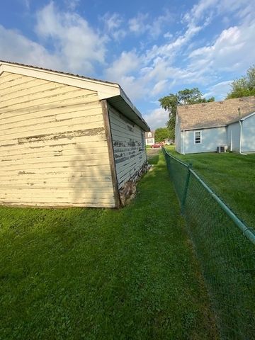 424 N Elmwood Avenue, Wood Dale, IL 60191