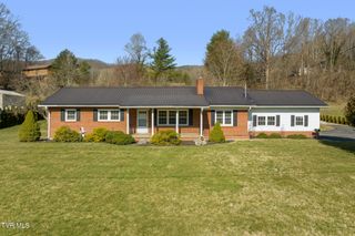 5021 Unicoi Drive Drive, Unicoi, TN 37692